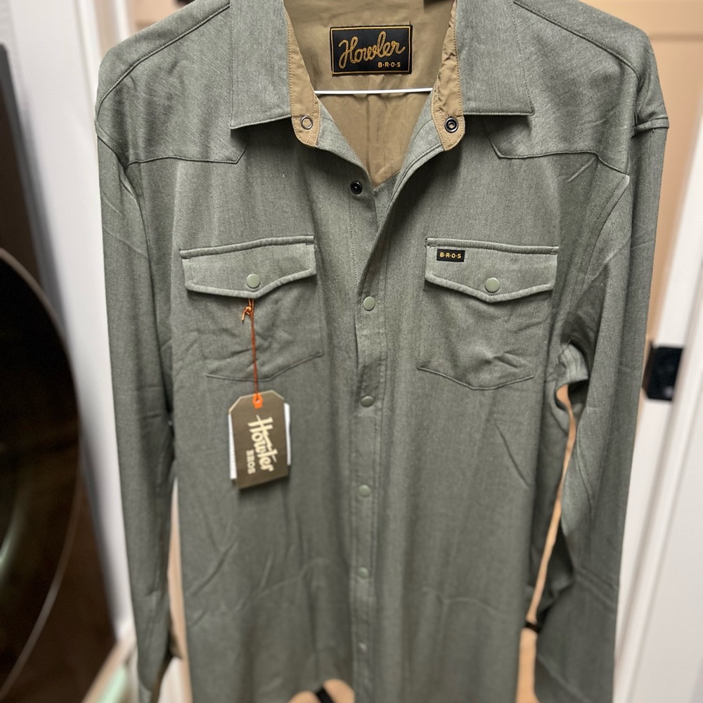 Howler Brothers Green Button-Up Shirt